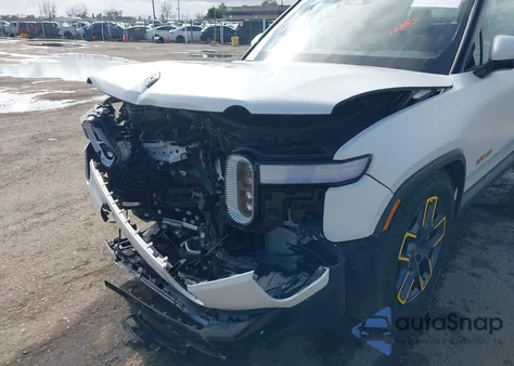 2022 Rivian R1T Launch Edition z USA, uszkodzony, nr VIN 7FCTGAAL7NN000752